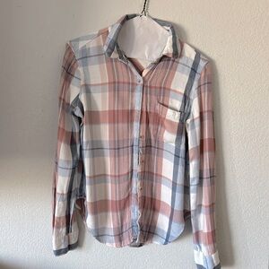 Aeropostale woman’s plaid long sleeves button shirt